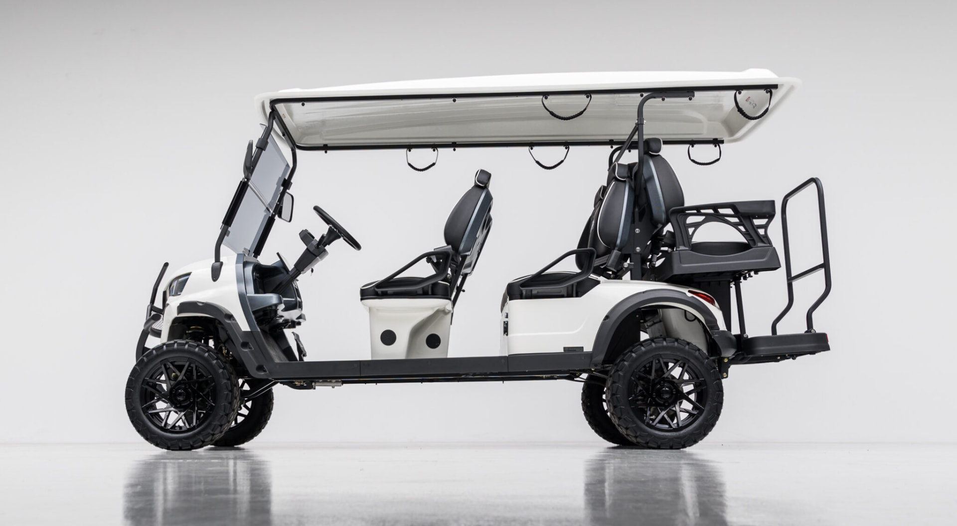 Riviera FR6 six-seater luxury electric golf cart