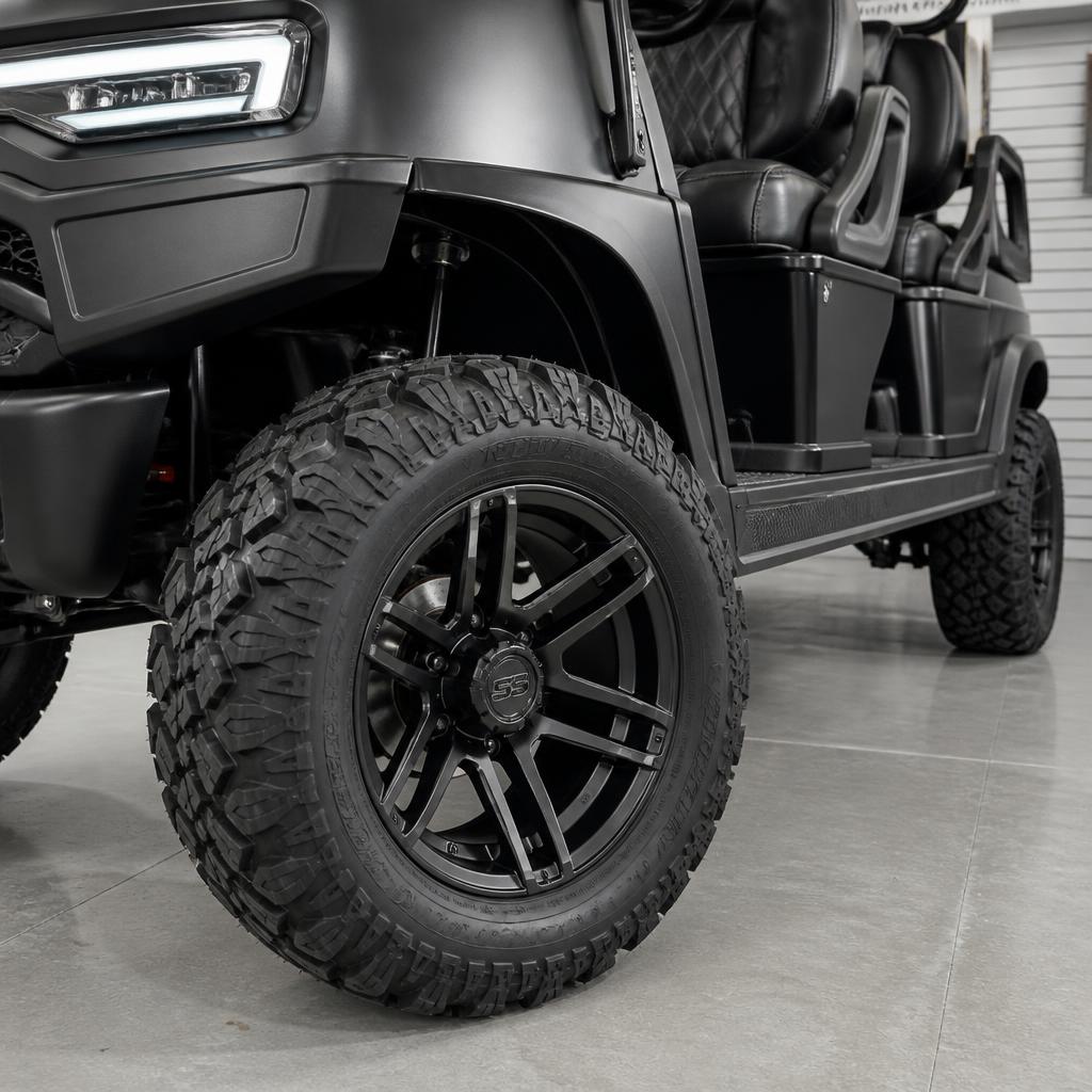 Off-road aluminium alloy wheel with all-terrain tyre and wheel arch