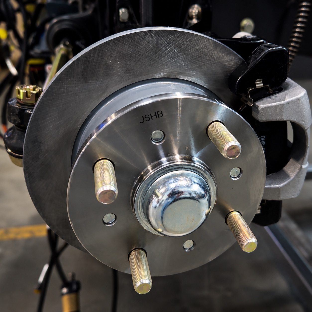 4-wheel disc brakes