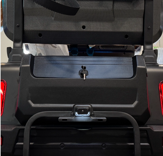 Lockable rear storage trunk